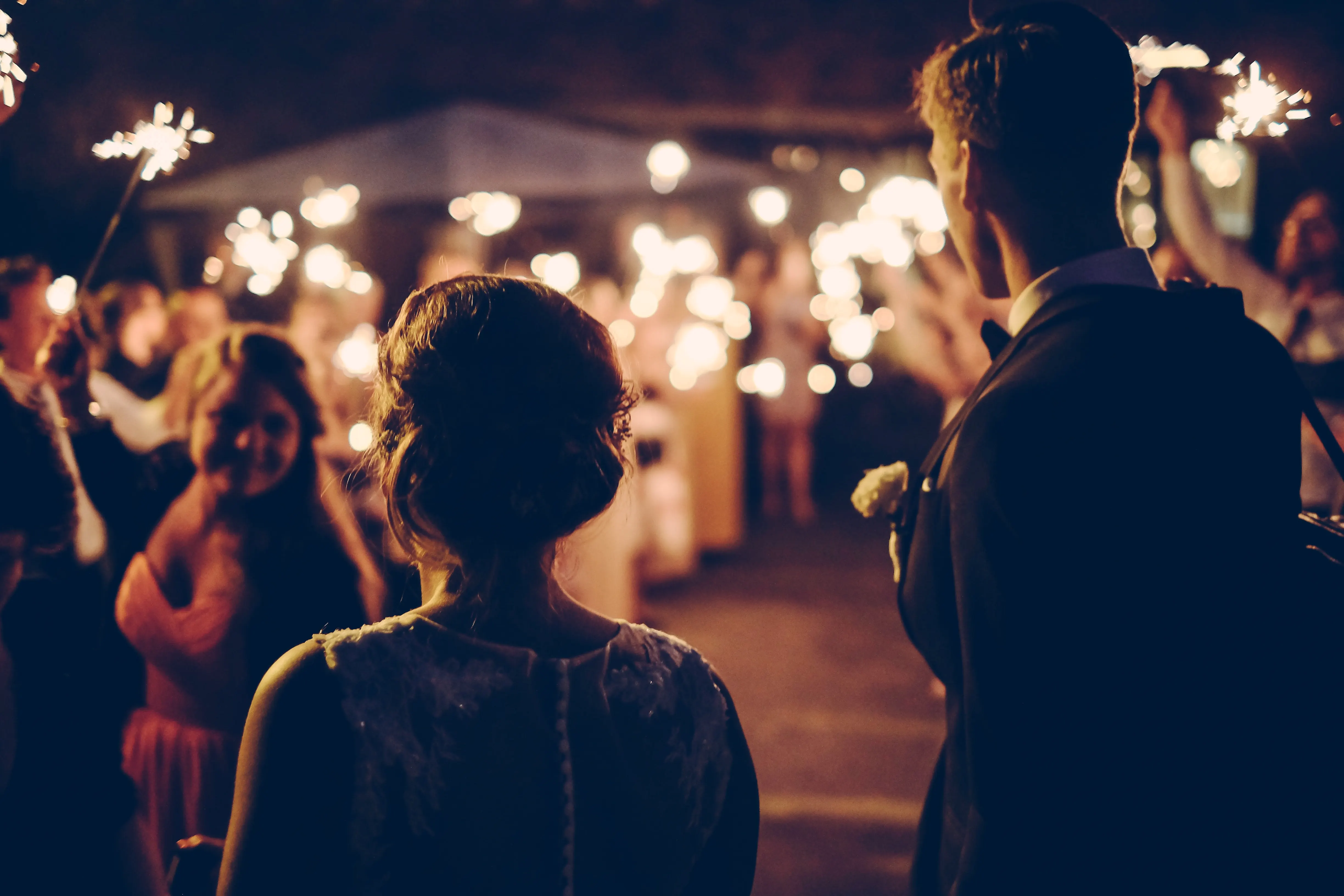 Svatební obřad během noci
